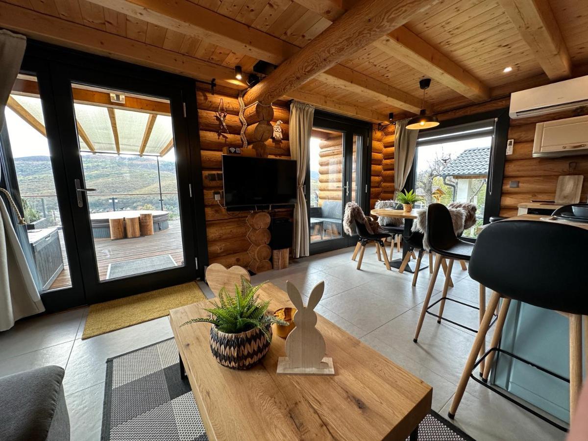 Roenk Relax Apartment Miskolc Exterior photo